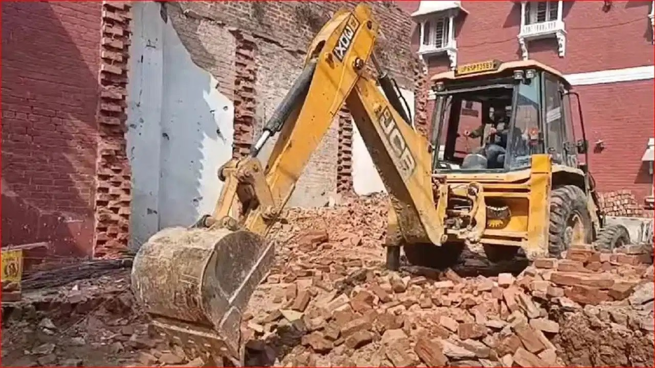 बाड़मेर में पाकिस्तान की सीमा से सटे इलाकों में चला बुलडोजर… 2 मस्जिदें भी ध्वस्त