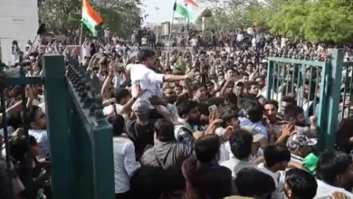 जयपुर में कॉकरोच जनता पार्टी के फाउंडर अभिजीत दीप्के पर हमला, युवक ने मारा थप्पड़