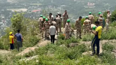 उत्तराखंड के मसूरी में दर्दनाक हादसा: 500 मीटर गहरी खाई में गिरी कार, 4 लोगों की मौत