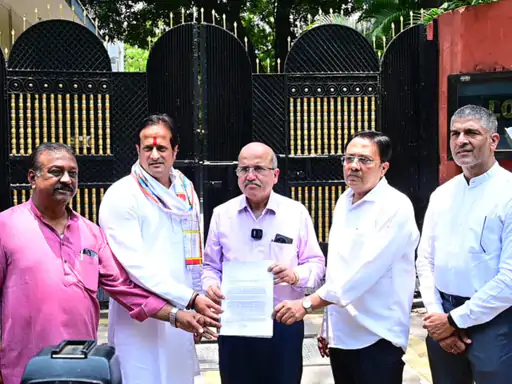 CGMSC पर कांग्रेस का हमला: नकली और घटिया दवाओं की सप्लाई का आरोप, राज्यपाल को सौंपा ज्ञापन