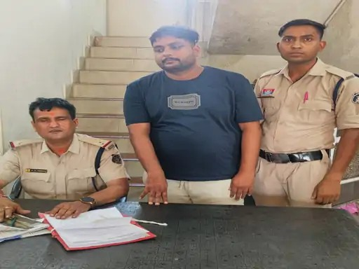 मुंशी से बना कोयला माफिया! अवैध कमाई के लालच में खोला डिपो, मास्टरमाइंड गिरफ्तार