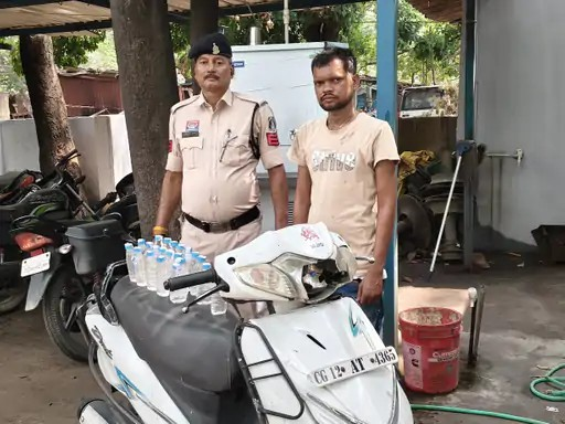 कोरबा पुलिस का बड़ा अभियान: 26 वारंटी गिरफ्तार, 21 पाव शराब जब्त; एक आरोपी दबोचा गया कोरबा पुलिस का बड़ा अभियान: 26 वारंटी गिरफ्तार, 21 पाव शराब जब्त; एक आरोपी दबोचा गया