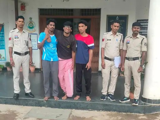 साइबर फ्रॉड गैंग का पर्दाफाश, केरल से 3 आरोपी गिरफ्तार; 61 लाख की ठगी का खुलासा