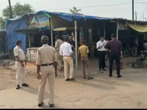 रायगढ़ में एनएच-49 पर बड़ी कार्रवाई, अवैध पार्किंग और अतिक्रमण हटाकर 41 वाहनों पर लगा जुर्माना रायगढ़ में एनएच-49 पर बड़ी कार्रवाई, अवैध पार्किंग और अतिक्रमण हटाकर 41 वाहनों पर लगा जुर्माना