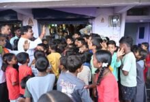 सहसपुर लोहारा के गांवों में डिप्टी CM विजय शर्मा का दौरा: समस्याएं सुनीं, विकास कार्य मंजूर किए, बच्चों के साथ दिखा आत्मीय अंदाज
