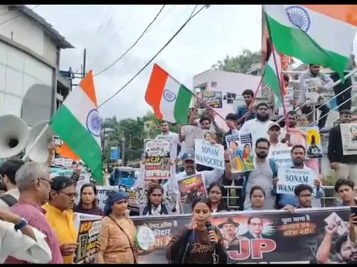 NEET आंदोलन जारी: बिलासपुर में छात्रों की विजय रैली, बोले- इस्तीफा पहला कदम, लड़ाई अभी बाकी