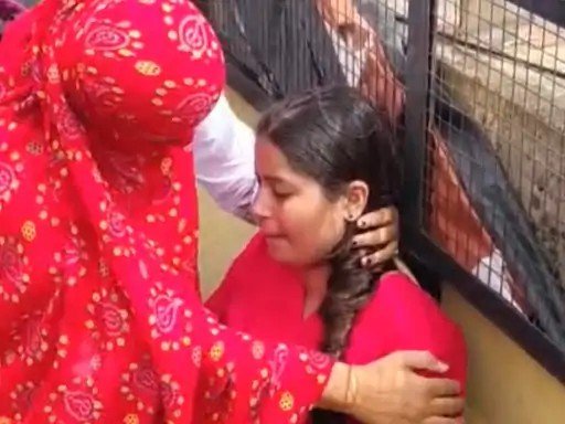 रायपुर फ्लाईओवर पर बेकाबू कार का कहर, कई लोगों को मारी टक्कर; सुबह 10 बजे हुआ हादसा रायपुर फ्लाईओवर पर बेकाबू कार का कहर, कई लोगों को मारी टक्कर; सुबह 10 बजे हुआ हादसा
