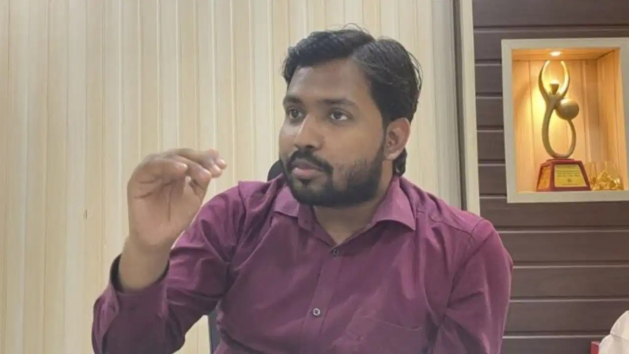 पटनाः खान सर को मिली जमानत, दोनों बॉडीगार्ड्स को भी कानूनी राहत पटनाः खान सर को मिली जमानत, दोनों बॉडीगार्ड्स को भी कानूनी राहत