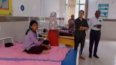 पंडरिया के छात्रावास में अचानक पेट दर्द-उल्टी से छात्राएं बीमार, स्वास्थ्य विभाग जांच में जुटा पंडरिया के छात्रावास में अचानक पेट दर्द-उल्टी से छात्राएं बीमार, स्वास्थ्य विभाग जांच में जुटा