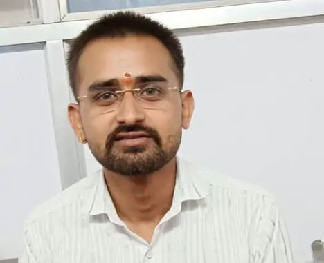 भिलाई: महिला प्रोफेसर की कॉल रिकॉर्डिंग और फोटो वायरल करने वाला छात्र गिरफ्तार भिलाई: महिला प्रोफेसर की कॉल रिकॉर्डिंग और फोटो वायरल करने वाला छात्र गिरफ्तार
