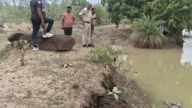 महासमुंद-राजिम मार्ग पर सरगी नाला में मिली सड़ी-गली लाश, जाँच में जुटी पुलिस
