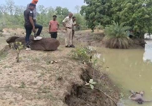 महासमुंद-राजिम मार्ग पर सरगी नाला में मिली सड़ी-गली लाश, जाँच में जुटी पुलिस