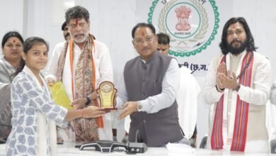 बोर्ड टॉपर्स का CM विष्णुदेव साय ने किया सम्मान: विद्यार्थियों से बोले—‘निरंतर अध्ययन और कठिन परिश्रम ही सफलता की कुंजी’