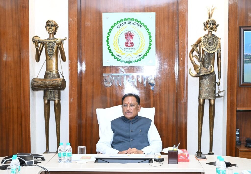 अल्प वर्षा पर CM विष्णु देव साय का बड़ा एक्शन: DAP से लेकर रोजगार तक बनाया मास्टर प्लान, अधिकारियों को दिए सख्त निर्देश अल्प वर्षा पर CM विष्णु देव साय का बड़ा एक्शन: DAP से लेकर रोजगार तक बनाया मास्टर प्लान, अधिकारियों को दिए सख्त निर्देश