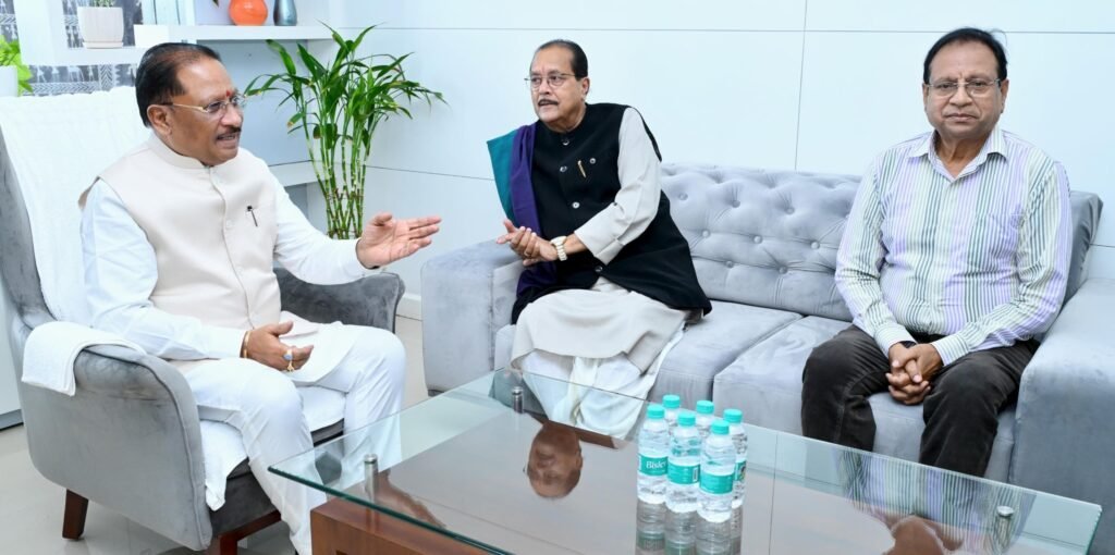 झारखंड के वित्त मंत्री की CM विष्णु देव साय से मुलाकात: सीमावर्ती विकास पर बनी सहमति, दोनों राज्यों ने बढ़ाया सहयोग का हाथ