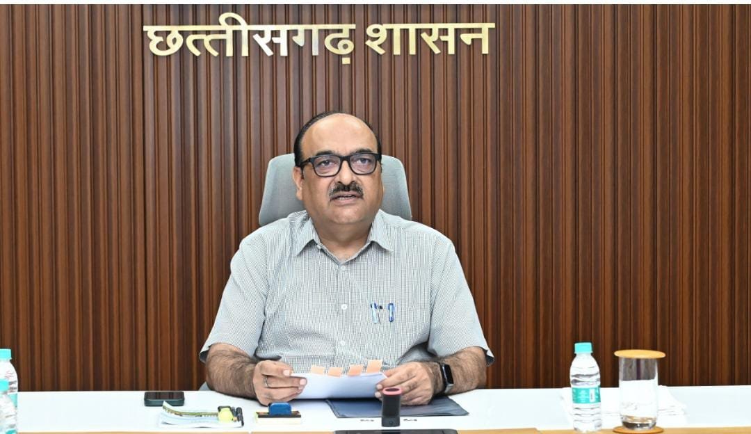 अब हर पात्र परिवार तक पहुंचेगा PM Awas 2.0 का लाभ: मुख्य सचिव विकासशील ने जमीन सर्वे और सत्यापन में तेजी लाने को कहा अब हर पात्र परिवार तक पहुंचेगा PM Awas 2.0 का लाभ: मुख्य सचिव विकासशील ने जमीन सर्वे और सत्यापन में तेजी लाने को कहा