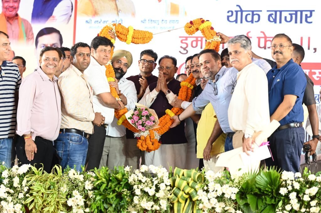 CM विष्णु देव साय का बड़ा फैसला: डुमरतराई थोक बाजार फेस-2 का नाम सरदार वल्लभभाई पटेल के नाम पर, परिसर में लगेगी 15 फीट प्रतिमा
