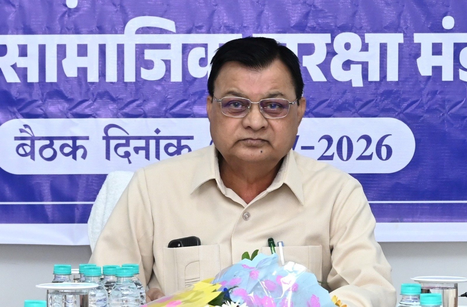 श्रम मंत्री की बैठक में बड़ा फैसला: असंगठित श्रमिकों के लिए नई योजनाएं, ई-रिक्शा अनुदान बढ़कर ₹1 लाख श्रम मंत्री की बैठक में बड़ा फैसला: असंगठित श्रमिकों के लिए नई योजनाएं, ई-रिक्शा अनुदान बढ़कर ₹1 लाख