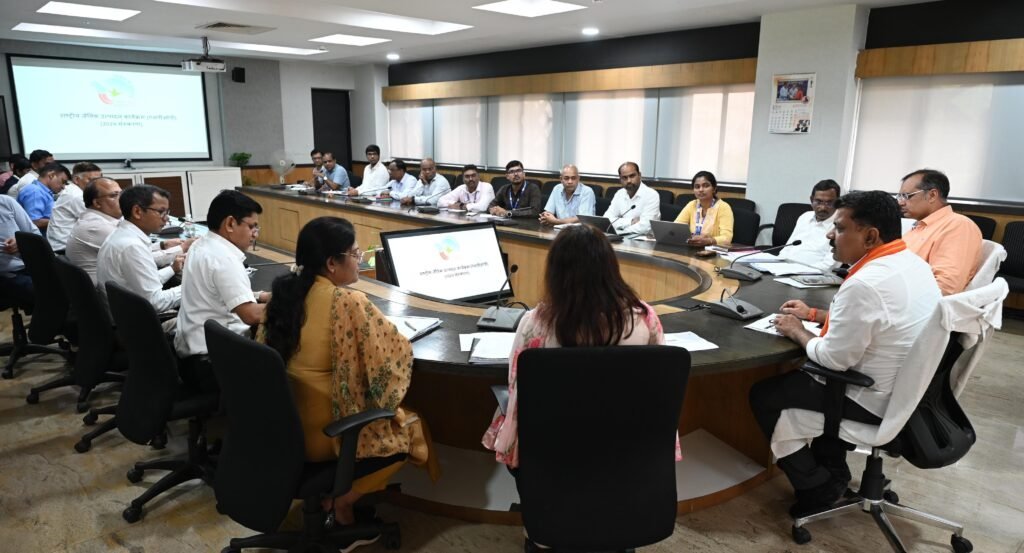 बस्तर की प्राकृतिक खेती को मिलेगा ग्लोबल प्लेटफॉर्म: विजय शर्मा बोले—यूरोप तक पहुंचेंगे जैविक उत्पाद, किसानों की आय होगी कई गुना बस्तर की प्राकृतिक खेती को मिलेगा ग्लोबल प्लेटफॉर्म: विजय शर्मा बोले—यूरोप तक पहुंचेंगे जैविक उत्पाद, किसानों की आय होगी कई गुना
