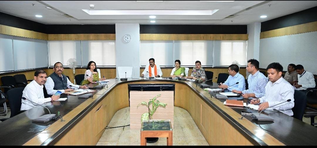 नक्सल पीड़ितों और पुनर्वासितों के लिए बड़ा फैसला: एक माह में मिलेगी प्रोत्साहन राशि, 50 गांवों को 1-1 करोड़ की सौगात नक्सल पीड़ितों और पुनर्वासितों के लिए बड़ा फैसला: एक माह में मिलेगी प्रोत्साहन राशि, 50 गांवों को 1-1 करोड़ की सौगात
