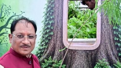 जशपुर में शुरू हुआ अनोखा ‘ट्री एटीएम’, मुख्यमंत्री विष्णुदेव साय ने दिखाई हरी झंडी; अब लोगों को मुफ्त मिलेंगे पौधे