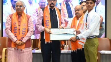 राज्यपाल रमेन डेका बोले- मोबाइल और डिजिटल एडिक्शन से बचें, AI नहीं ले सकता मानव बुद्धि की जगह; मेधावी विद्यार्थियों का सम्मान राज्यपाल रमेन डेका बोले- मोबाइल और डिजिटल एडिक्शन से बचें, AI नहीं ले सकता मानव बुद्धि की जगह; मेधावी विद्यार्थियों का सम्मान