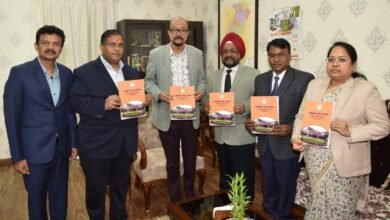 राज्यपाल रमेन डेका को प्रमुख लोकायुक्त इंदर सिंह उबोवेजा ने आयोग का वार्षिक प्रतिवेदन सौंपा राज्यपाल रमेन डेका को प्रमुख लोकायुक्त इंदर सिंह उबोवेजा ने आयोग का वार्षिक प्रतिवेदन सौंपा