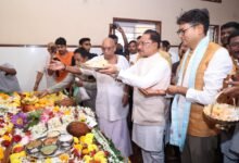 गुरु पूर्णिमा पर रायगढ़ के बनोरा पहुंचे मुख्यमंत्री विष्णु देव साय : अघोर गुरु पीठ में बाबा प्रियदर्शी राम से लिया आशीर्वाद