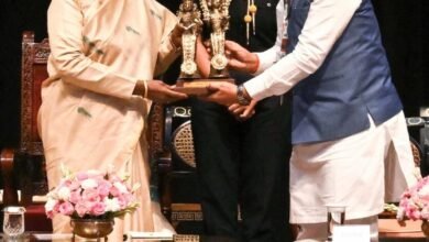 बस्तर की संस्कृति का राष्ट्रपति भवन में सम्मान: CM साय ने भेंट की 300 साल पुरानी ‘झिटकू-मिटकी’ कलाकृति, राष्ट्रपति हुईं भावुक