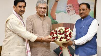 बस्तर से सरगुजा तक दौड़ेगी विकास की रेल: CM विष्णुदेव साय ने रेल मंत्री के सामने रखीं बड़ी परियोजनाएं