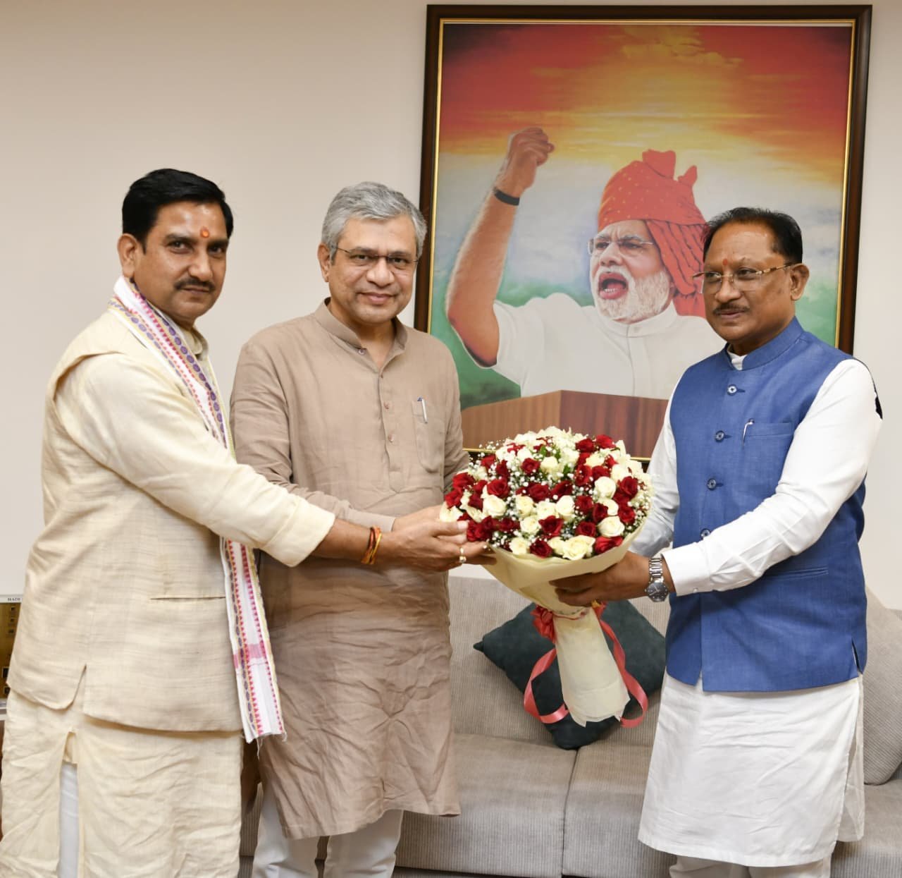 बस्तर से सरगुजा तक दौड़ेगी विकास की रेल: CM विष्णुदेव साय ने रेल मंत्री के सामने रखीं बड़ी परियोजनाएं बस्तर से सरगुजा तक दौड़ेगी विकास की रेल: CM विष्णुदेव साय ने रेल मंत्री के सामने रखीं बड़ी परियोजनाएं