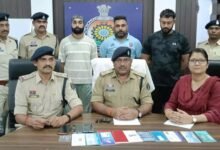 बीमा रिफंड के नाम पर 1.60 करोड़ की ठगी: दुर्ग के कारोबारी को बनाया शिकार, दिल्ली से 3 साइबर ठग गिरफ्तार