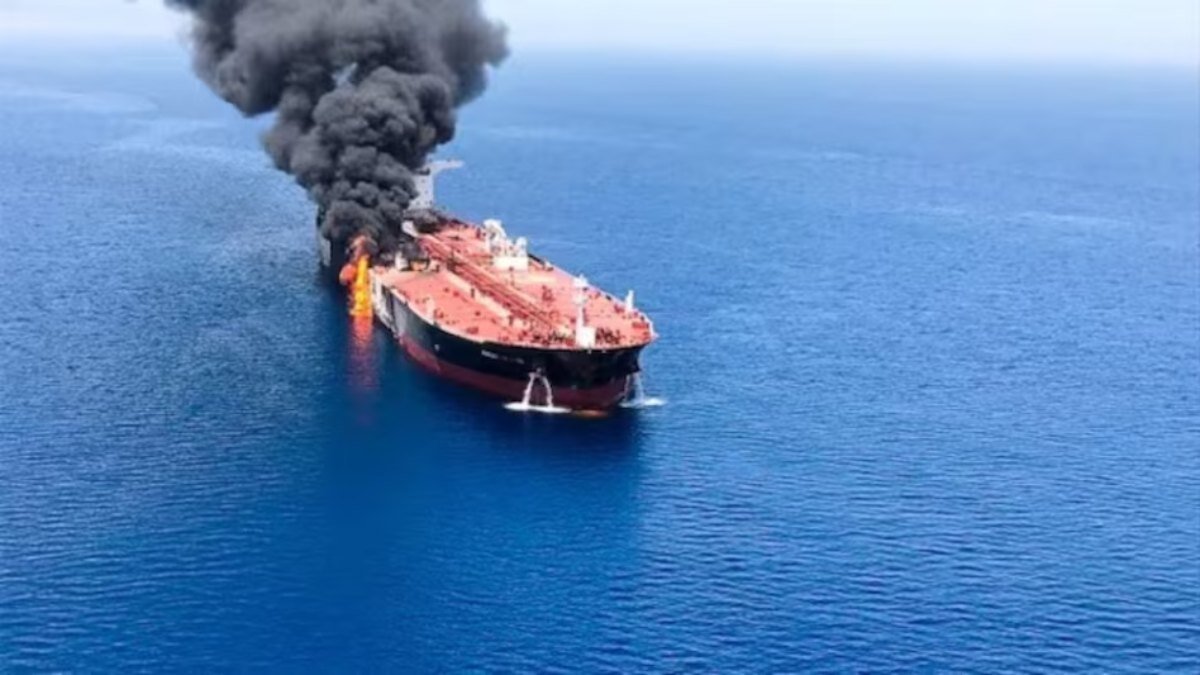 होर्मुज स्ट्रेट में LPG टैंकर पर मिसाइल हमला, 28 भारतीय नाविक सुरक्षित; ब्लैक सी में हमले में भारतीय नागरिक की मौत