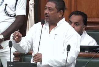 पंचायत में टैक्स वसूली के खिलाफ विधानसभा में नारेबाजी:विपक्ष के विधायक वेल में पहुंचे; 5 साल में 1 लाख शिक्षकों की बहाली होगी