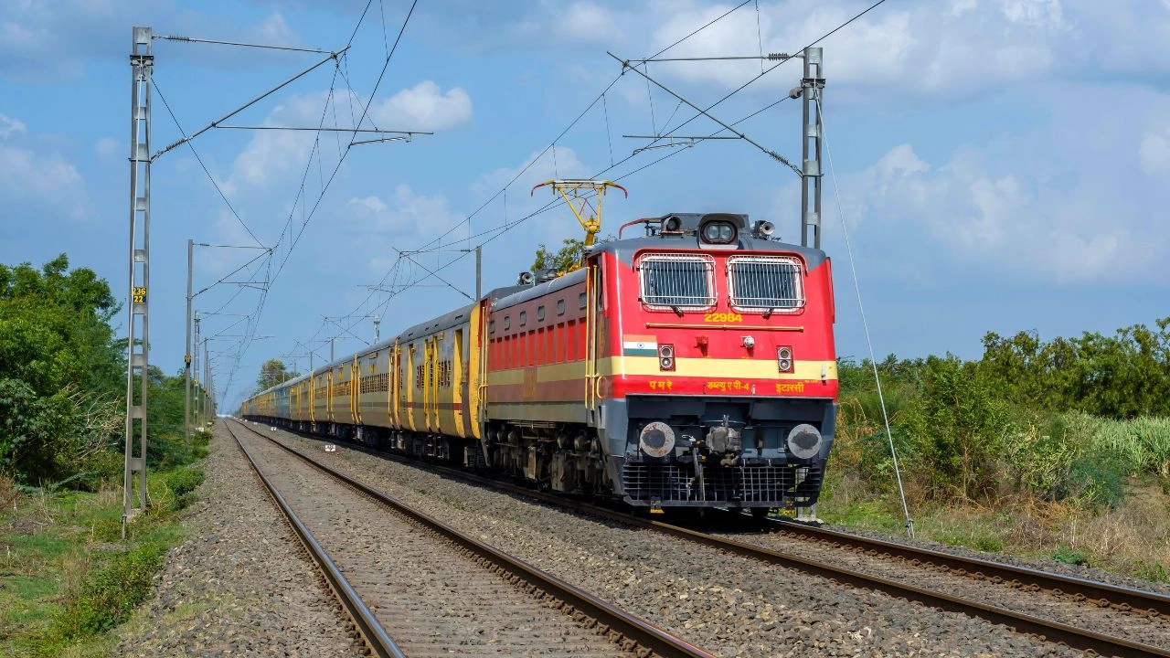 रेल यात्रियों को बड़ा झटका: 17 नवंबर तक मेगा ब्लॉक, बिलासपुर जोन की 5 ट्रेनें रद्द