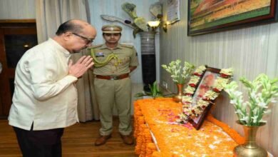 लोक भवन में डॉ. श्यामा प्रसाद मुखर्जी को भावभीनी श्रद्धांजलि, राज्यपाल बोले— उनके आदर्श आज भी प्रासंगिक