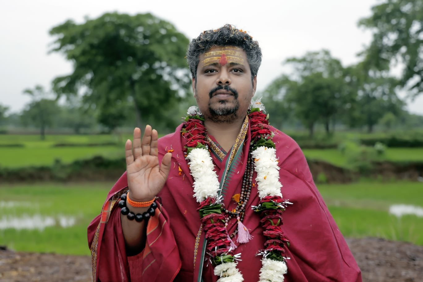 गुरु पूर्णिमा पर माँ मातंगी दिव्य धाम में उमड़ा आस्था का महासागर, परम् पूज्य डॉ. प्रेमासाईं महाराज के दर्शन को देश-विदेश से पहुंचे हजारों श्रद्धालु गुरु पूर्णिमा पर माँ मातंगी दिव्य धाम में उमड़ा आस्था का महासागर, परम् पूज्य डॉ. प्रेमासाईं महाराज के दर्शन को देश-विदेश से पहुंचे हजारों श्रद्धालु