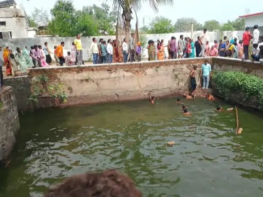खेलते-खेलते काल के मुंह में समाए 2 मासूम: मंदिर की बावड़ी में डूबने से मौत