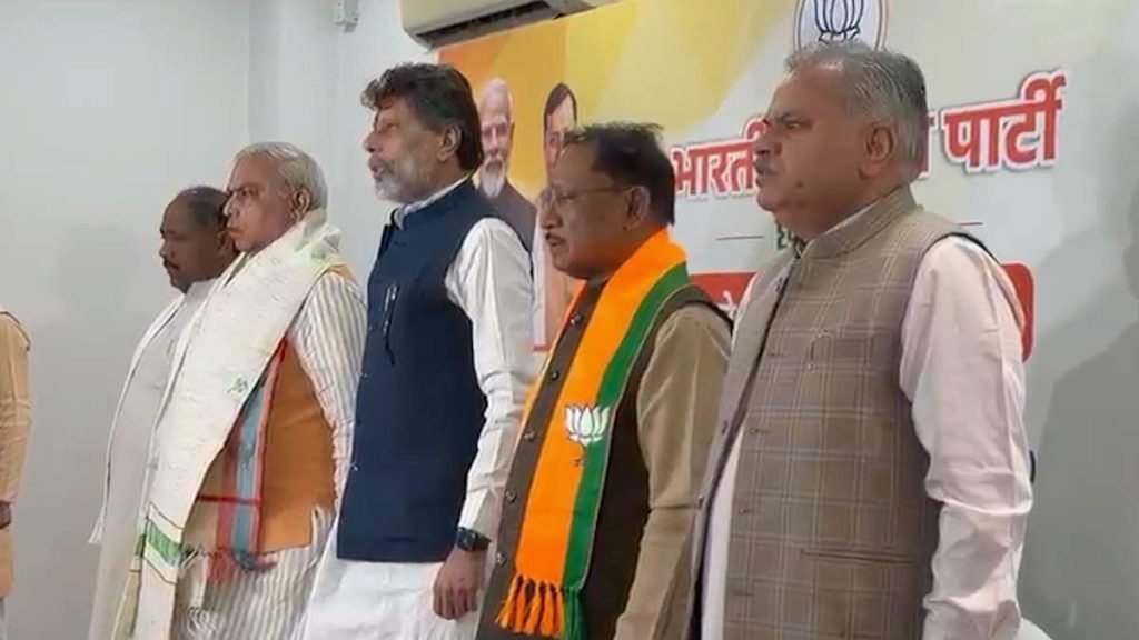 राष्ट्रीय सह संगठन महामंत्री शिव प्रकाश की अध्यक्षता में भाजपा प्रदेश पदाधिकारियों की बैठक शुरू राष्ट्रीय सह संगठन महामंत्री शिव प्रकाश की अध्यक्षता में भाजपा प्रदेश पदाधिकारियों की बैठक शुरू