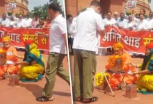 राम मंदिर पर संसद में अनोखा प्रदर्शन… डिंपल यादव ने रखा चंदा बॉक्स और संत बनकर बैठे पप्पू यादव, राहुल गांधी ने दिया चंदा