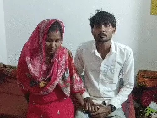 दूल्हे का दावा- कोल्ड ड्रिंक में मिलाया गया था नशीला पदार्थ, 16 दिन बाद उसी दुल्हन से रचाई शादी दूल्हे का दावा- कोल्ड ड्रिंक में मिलाया गया था नशीला पदार्थ, 16 दिन बाद उसी दुल्हन से रचाई शादी