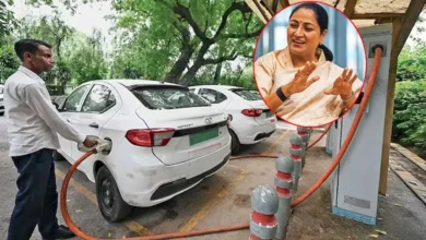 दिल्ली की नई EV पॉलिसी पर बवाल! फैसला बदलने की मांग, आखिर क्यों विरोध में उतरी ट्रांसपोर्ट यूनियन?