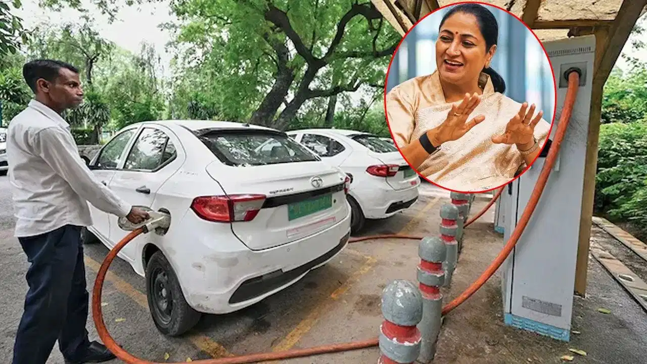 दिल्ली की नई EV पॉलिसी पर बवाल! फैसला बदलने की मांग, आखिर क्यों विरोध में उतरी ट्रांसपोर्ट यूनियन?