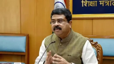 पेपर लीक पर बढ़ते बवाल के आगे झुकी सरकार, धर्मेंद्र प्रधान ने दिया इस्तीफा