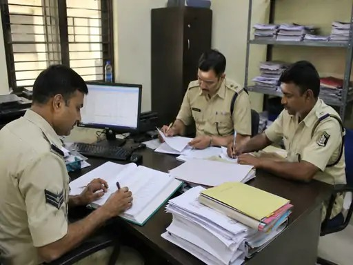 बस्तर पुलिस में करोड़ों का वेतन घोटाला: ऑडिट में खुली पोल, 3 कॉन्स्टेबल ने सैलरी बिल में फर्जीवाड़ा कर उड़ाए सरकारी पैसे