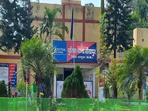 सुसाइड केस में बैंक मैनेजर पर केस दर्ज: 52 लाख की कथित हेराफेरी, नौकरी से हटाने की धमकी का आरोप सुसाइड केस में बैंक मैनेजर पर केस दर्ज: 52 लाख की कथित हेराफेरी, नौकरी से हटाने की धमकी का आरोप