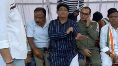 रायपुर में कांग्रेस का धरना जारी, 16 घंटे से थाने में जमे नेता-कार्यकर्ता; पुलिस अफसरों से वार्ता, काउंटर FIR की मांग रायपुर में कांग्रेस का धरना जारी, 16 घंटे से थाने में जमे नेता-कार्यकर्ता; पुलिस अफसरों से वार्ता, काउंटर FIR की मांग