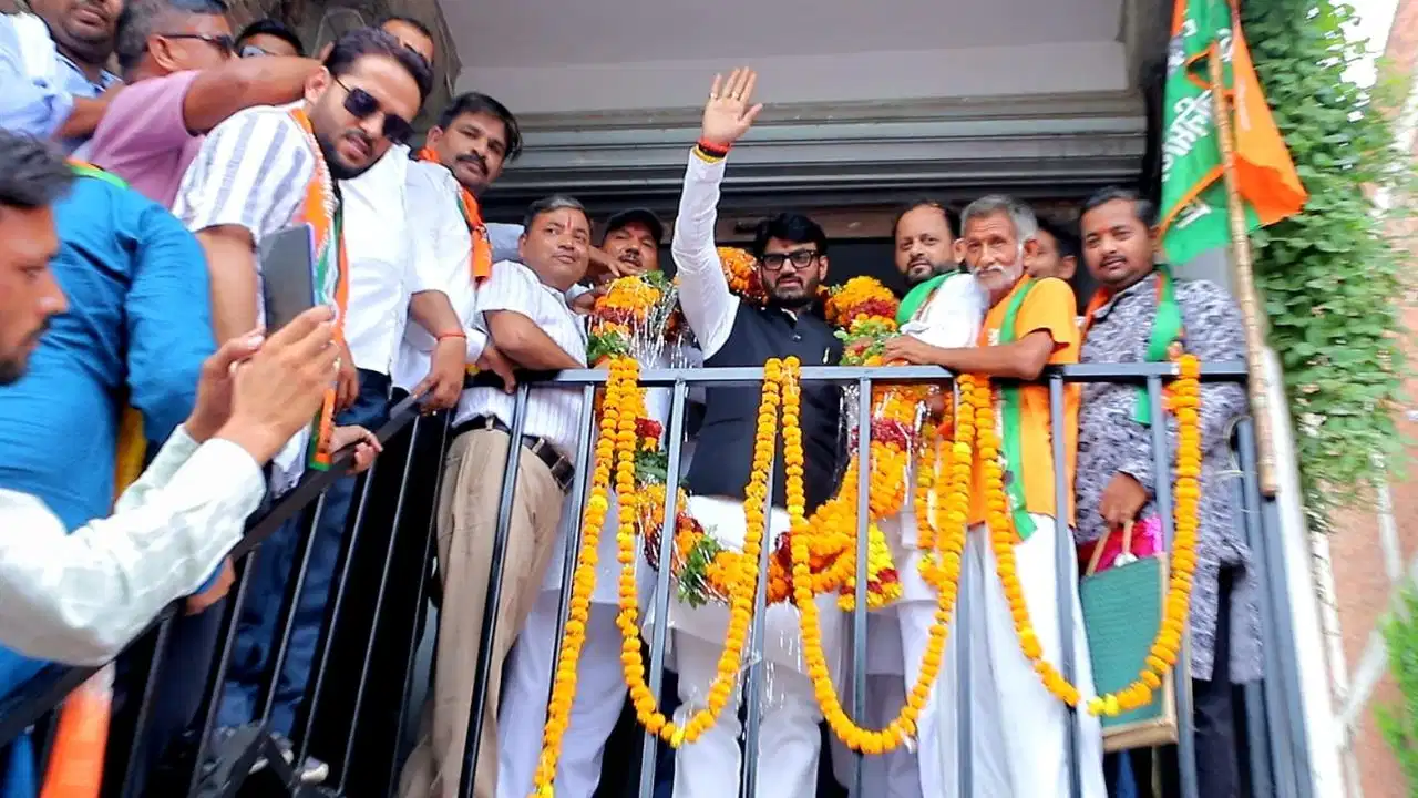 UP: परशुराम मूर्ति स्थापना समारोह में शामिल हुए रानद सुप्रीमो श्रीकान्त त्यागी, गाजियाबाद से हरदोई तक दिखा जनसमर्थन