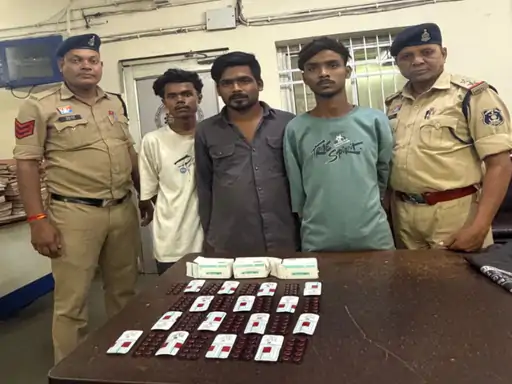 रायपुर में नशीली दवाओं के खिलाफ बड़ी कार्रवाई, 300 प्रतिबंधित टैबलेट के साथ तीन आरोपी गिरफ्तार