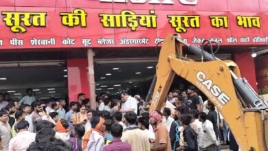 रायपुर के पंडरी कपड़ा मार्केट में निगम का बुलडोजर: सबसे पुरानी होजियरी दुकान पर एक्शन, अवैध कब्जा हटाया